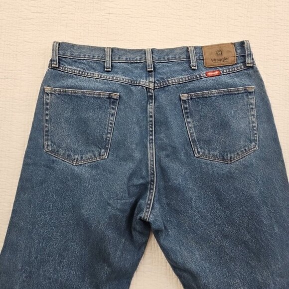 Wrangler Jeans Men's 38x32 Regular Fit Straight Leg Medium Wash 965T1DS EUC - Picture 13 of 16